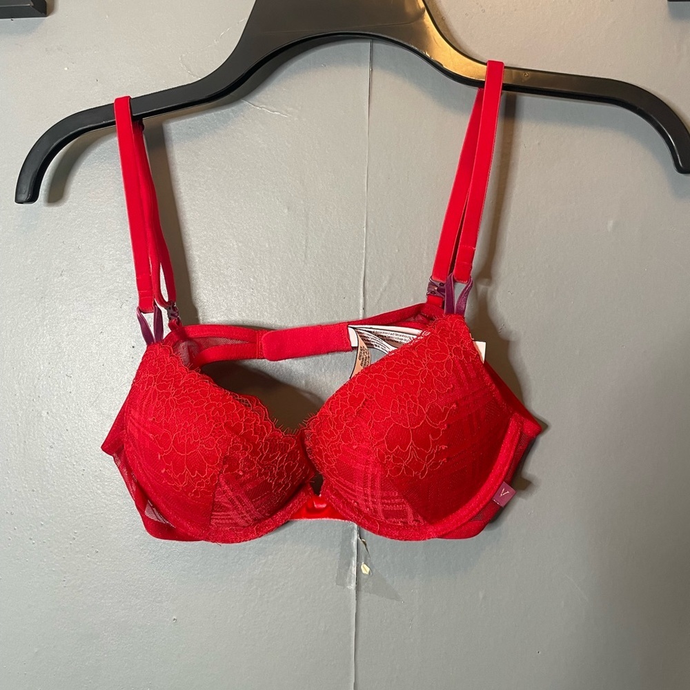 Victoria’s Secret Red Lace‎ Women's Bra size 34A